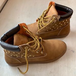 Women’s boots timberland lookalikes